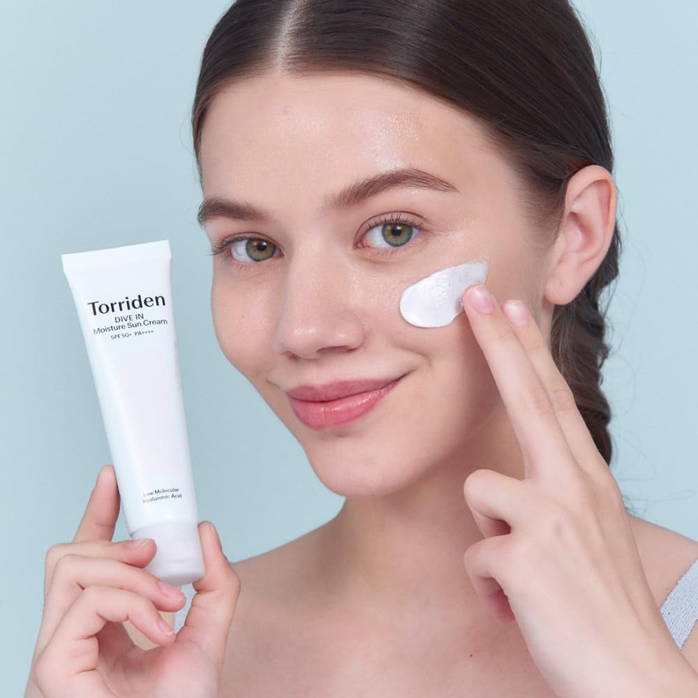 Dive in Moisture Hyaluronic Sun Cream SPF 50+ PA++++ - Mini 20Ml, 2.02 Fl. Oz. - Hydrating Sun Protection with Low Molecular Hyaluronic Acid for Sensitive Skin
