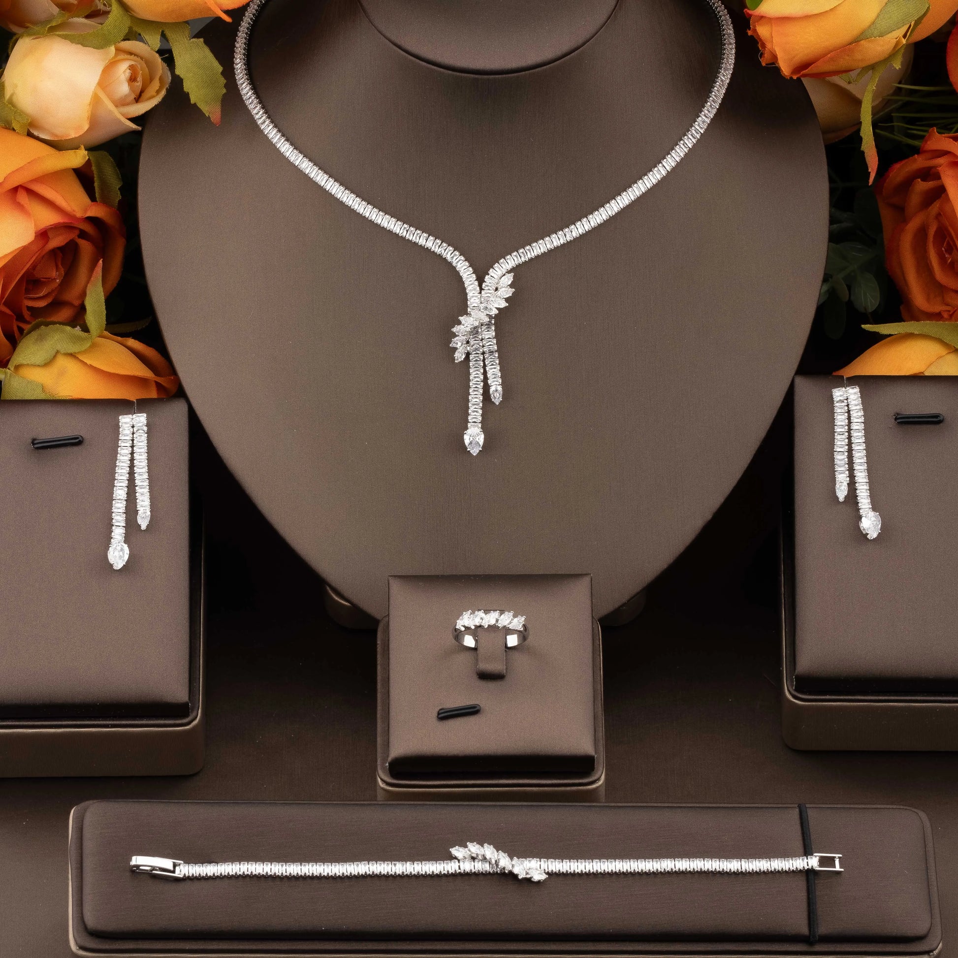 1 Set of High-Quality Luxurious and Elegant Cubic Zirconia Vine Design Jewelry Set Suitable for Women to Wear at Weddings and Banquets. Gift Box Not Included