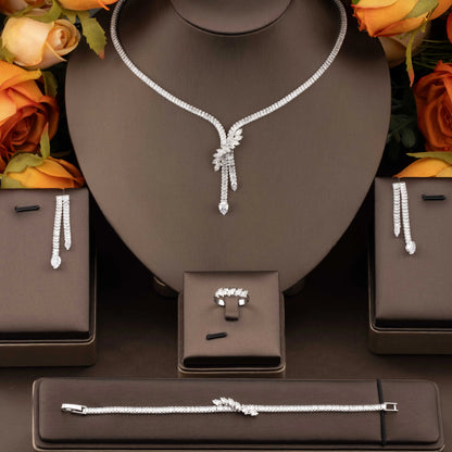 1 Set of High-Quality Luxurious and Elegant Cubic Zirconia Vine Design Jewelry Set Suitable for Women to Wear at Weddings and Banquets. Gift Box Not Included