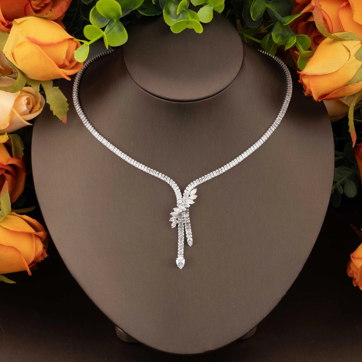 1 Set of High-Quality Luxurious and Elegant Cubic Zirconia Vine Design Jewelry Set Suitable for Women to Wear at Weddings and Banquets. Gift Box Not Included